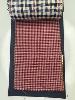 4725300